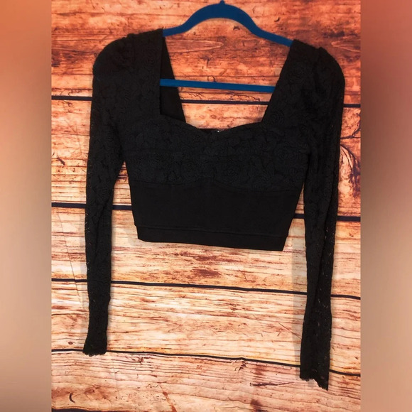 Lace detail top - Picture 4 of 16